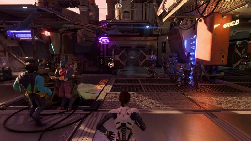 Сара Райдер бежит по колонии на Кадаре среди инопланетян - скриншот из Масс Эффект Андромеда